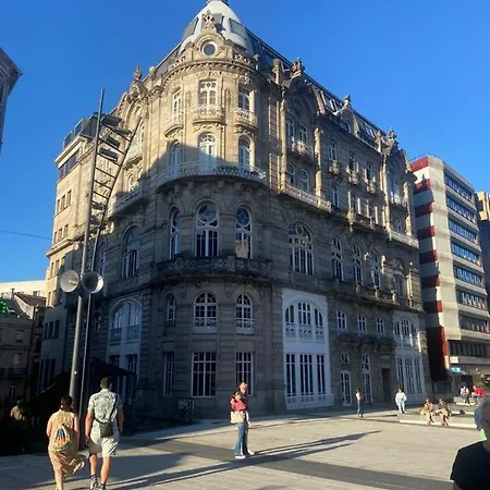 Edificio El Moderno Puerta Del Sol * فيجو