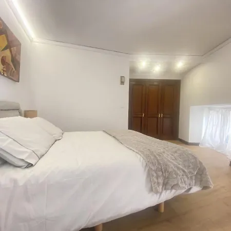 Edificio El Moderno Puerta Del Sol * فيجو