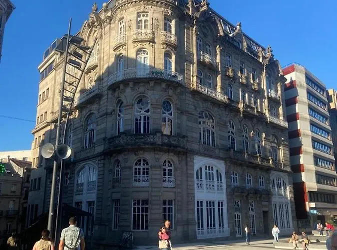 Edificio El Moderno Puerta Del Sol * Vigo